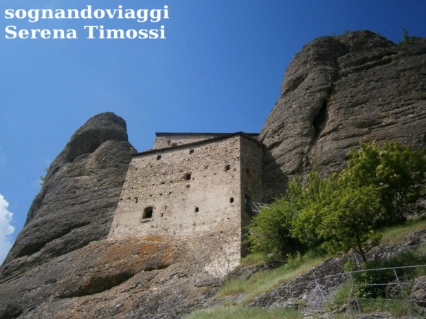 Castello della Pietra sentiero