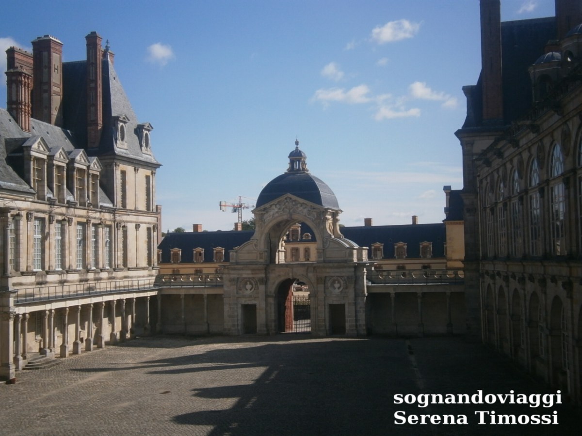 Castello di Fontainebleau, cortile