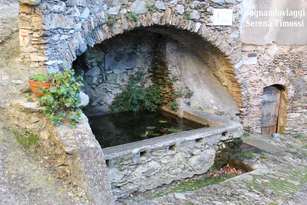 Castelvecchio di rocca barbena
