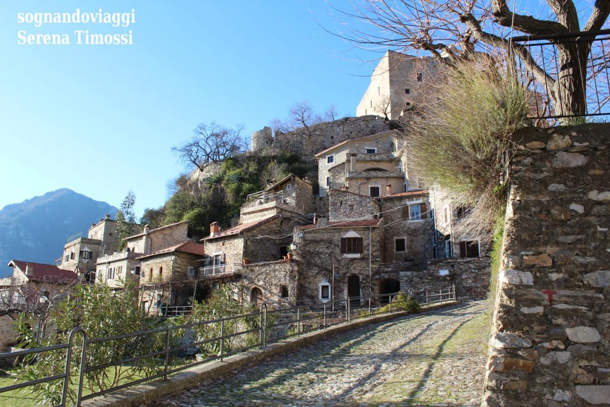 castelvecchio di rocca barbena