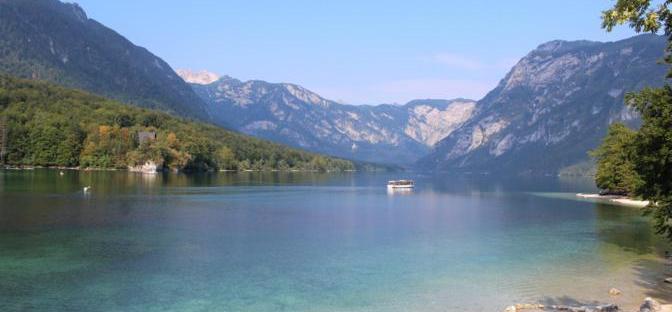 lago di bohinj slovenia