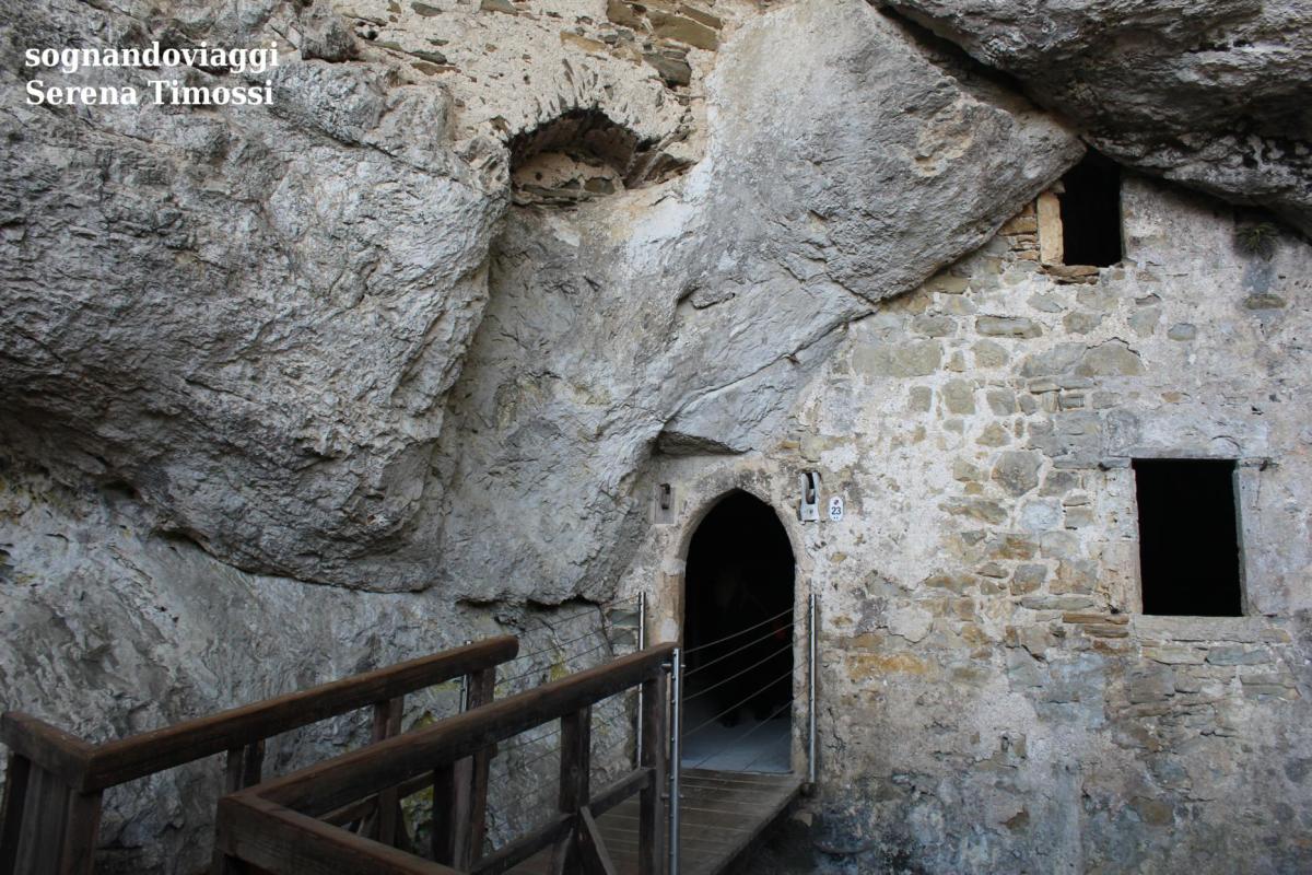 castello di predjama grotte