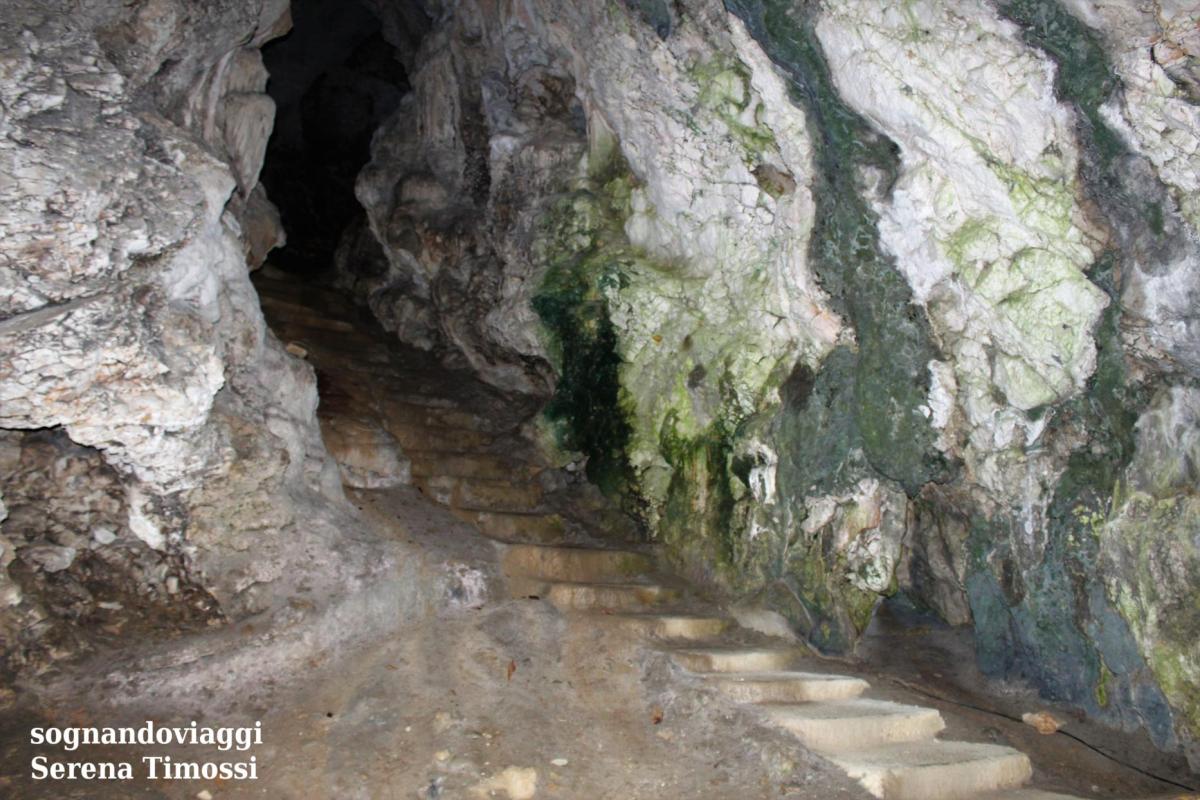 tunnel castello predjama